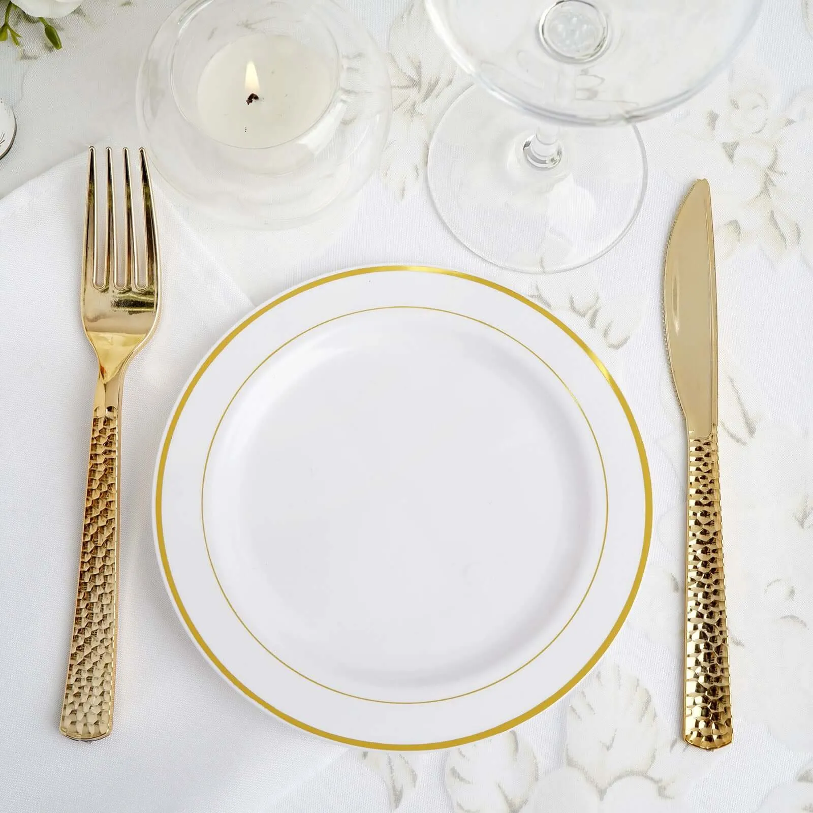 10 Pack Très Chic Gold Rim White Plastic Dessert Appetizer Plates, Disposable Salad Plates 6"