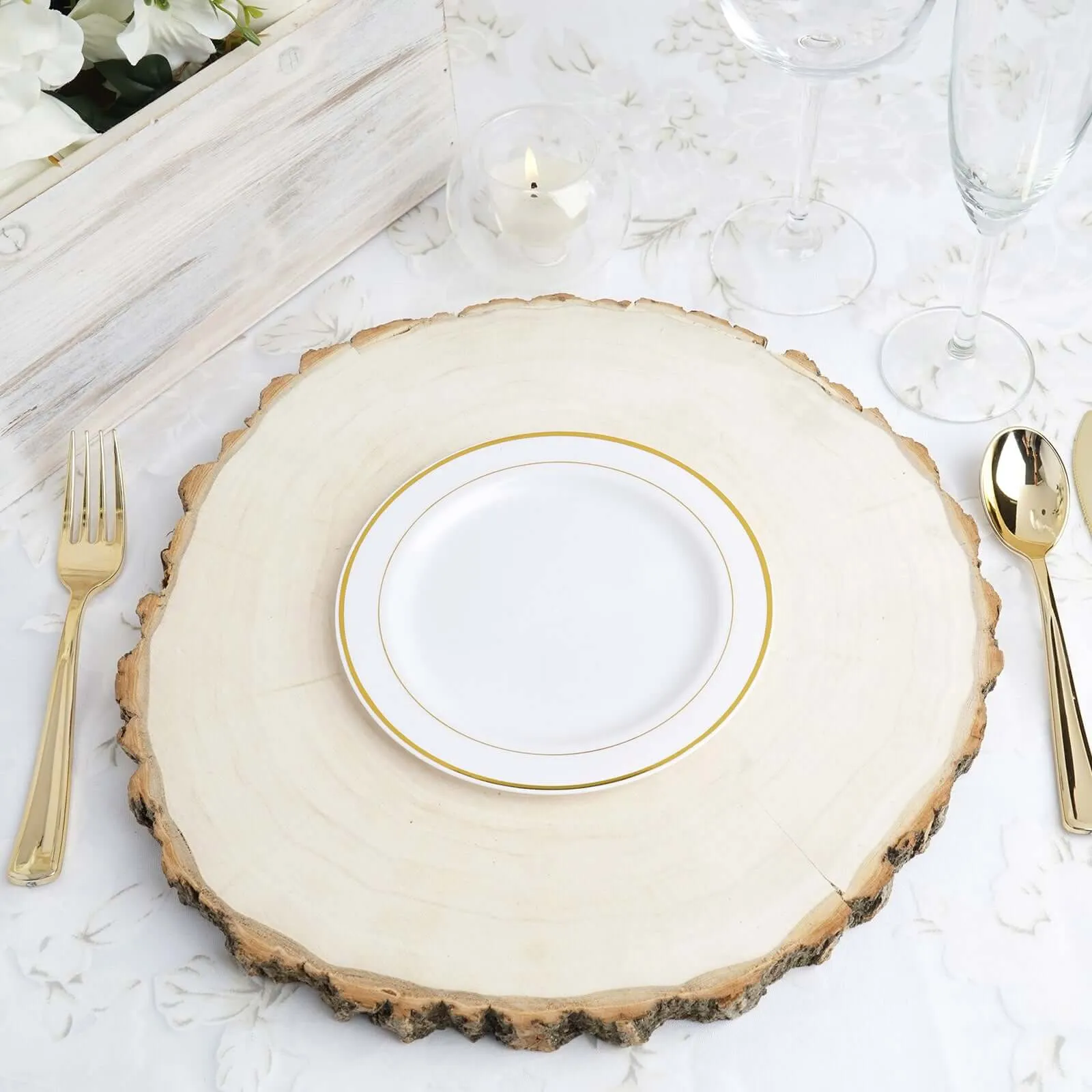 10 Pack Très Chic Gold Rim White Plastic Dessert Appetizer Plates, Disposable Salad Plates 6"